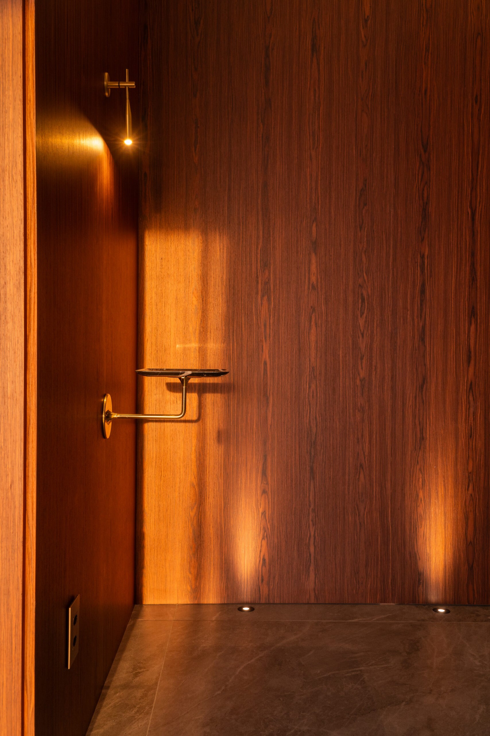 5FF900CD-09F4-4C7B-B01B-2858A0AE7521